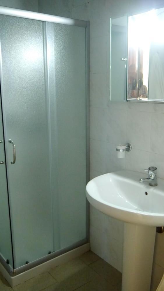 Kruja Hotel Tiranë Luaran gambar