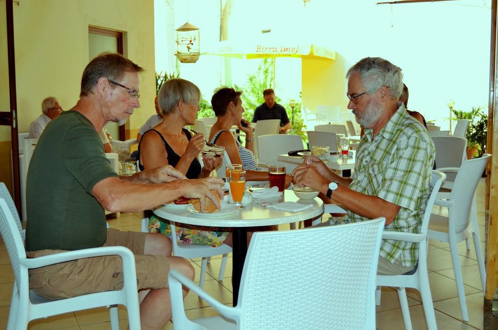 Kruja Hotel Tiranë Luaran gambar